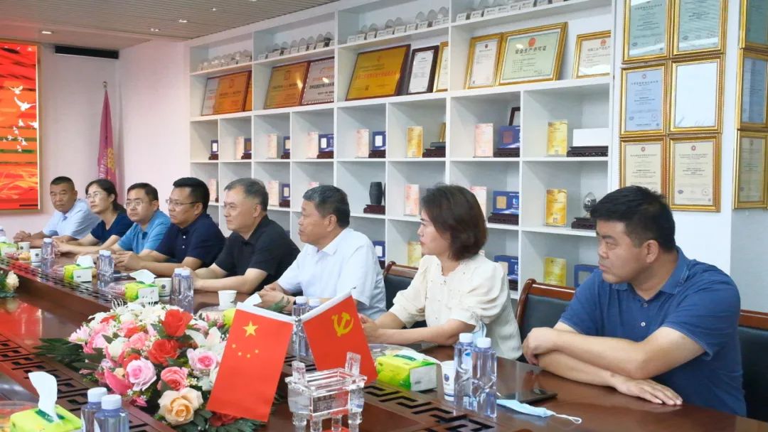 新密市委常委、政法委書記劉軍杰一行蒞臨榮盛科技集團調(diào)研指導(dǎo)